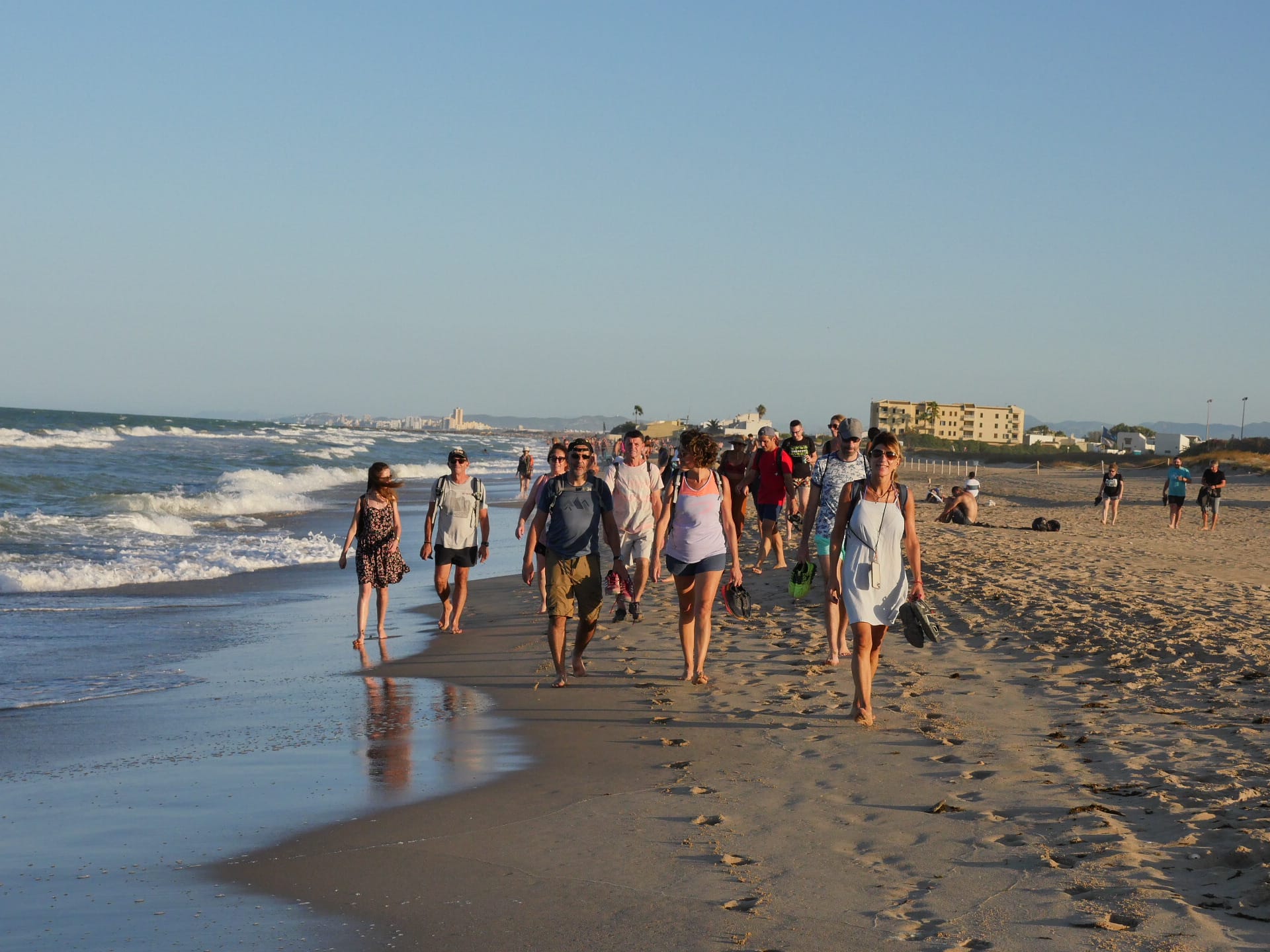 Caminata por la Playa de Pinedo.